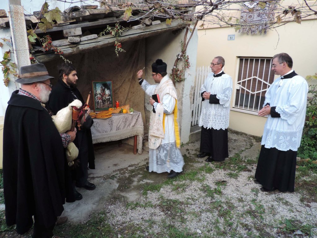 Foto-benedizione-altare-San-Martino.jpg