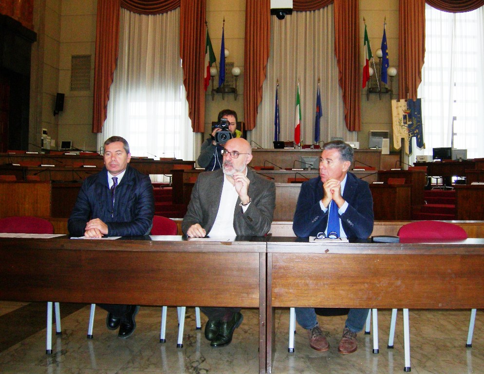 Sindaco-Di-Primio,-Sindaco-Marinelli,-Capogruppo-Antonelli-.JPG