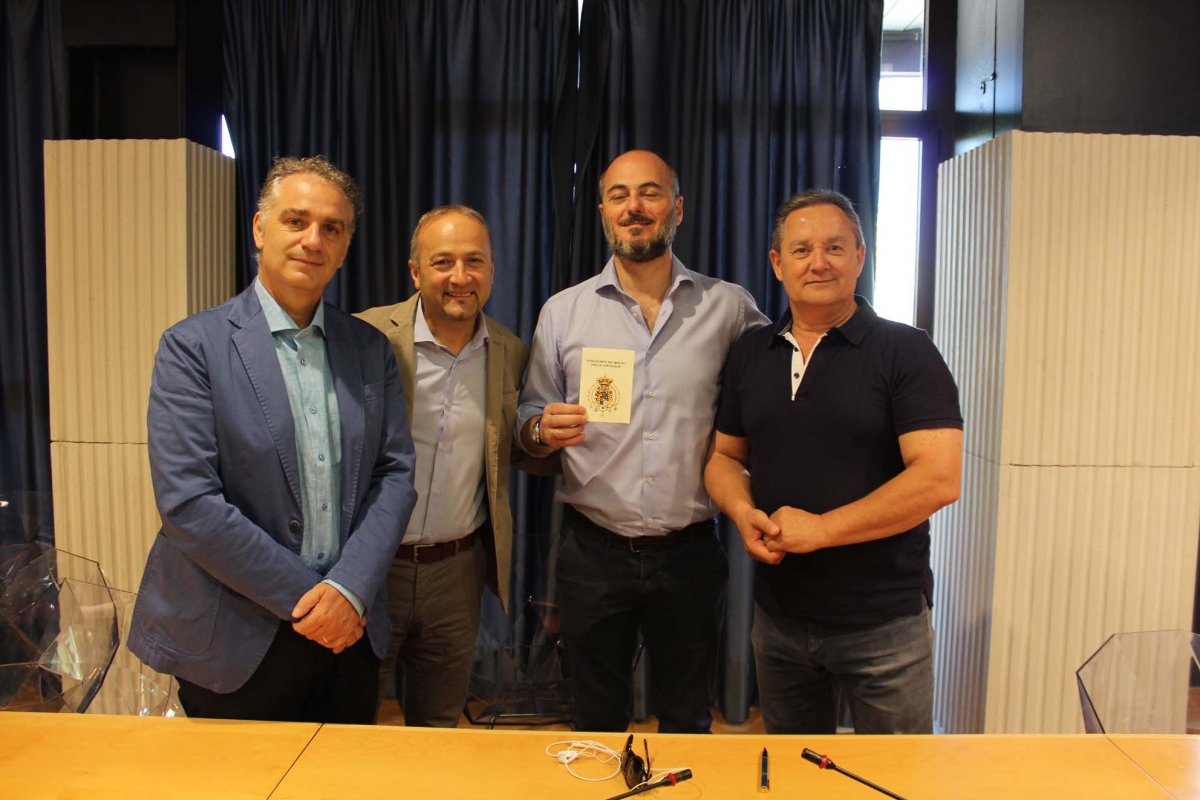 Foto-consegna-passaporto-ASI-09f7.jpg